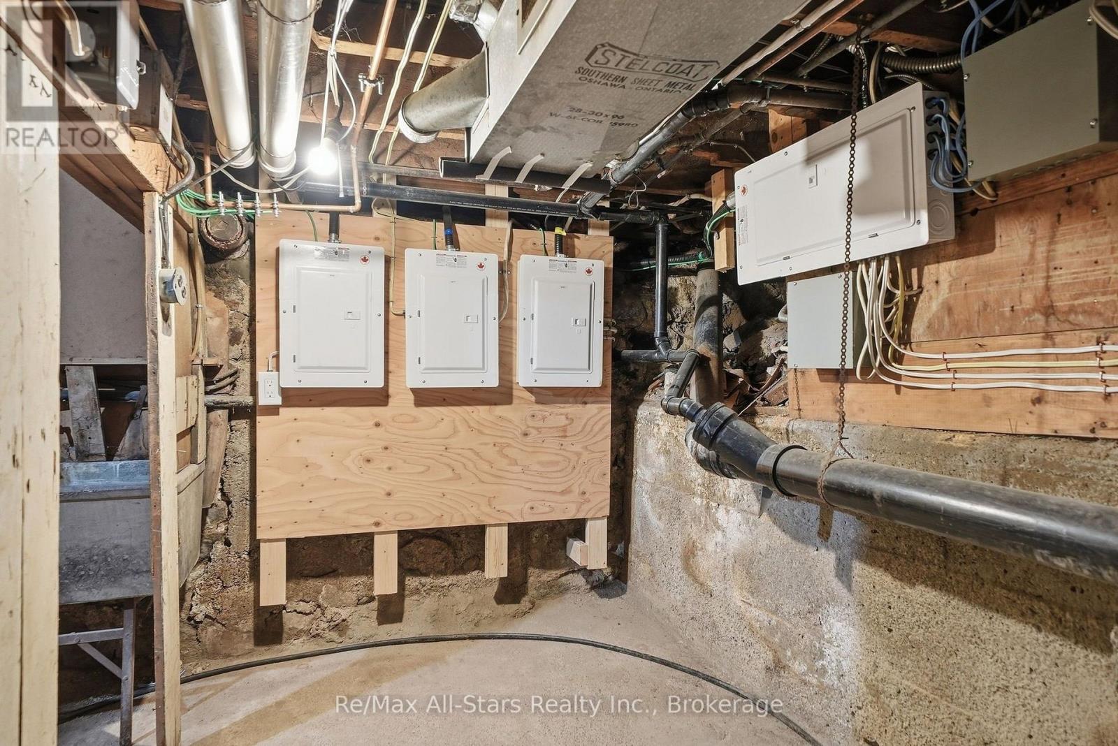 160 Queen Street Property Photo 20