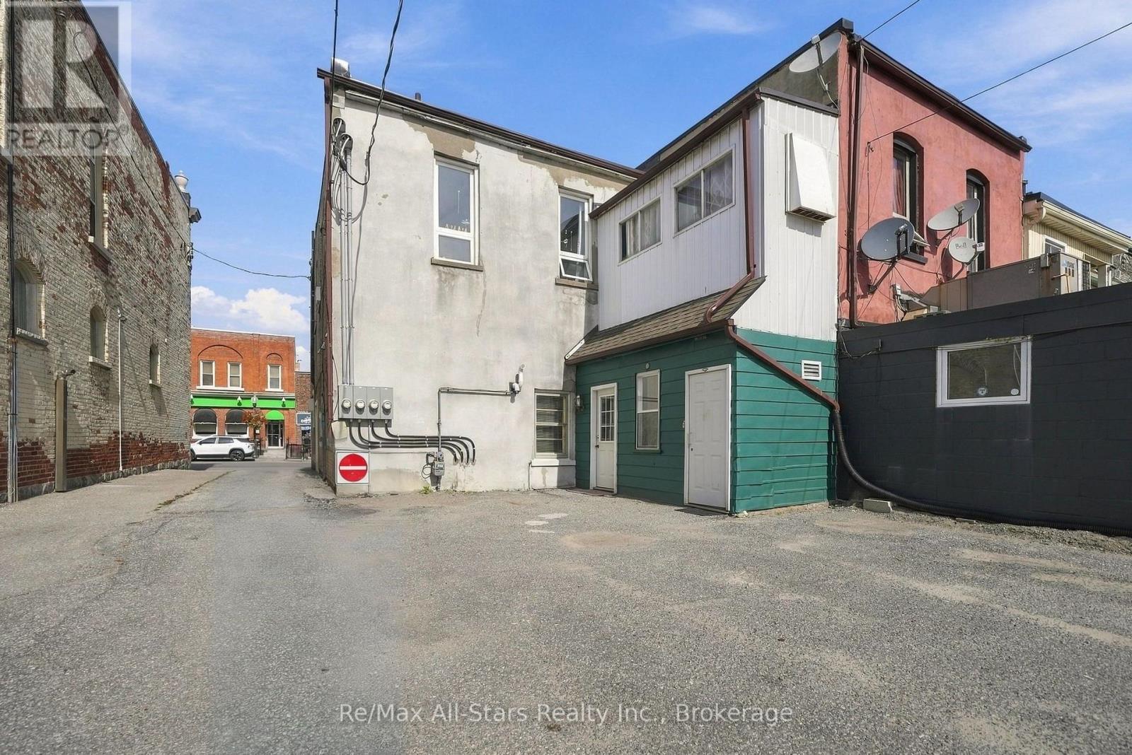 160 Queen Street Property Photo 21