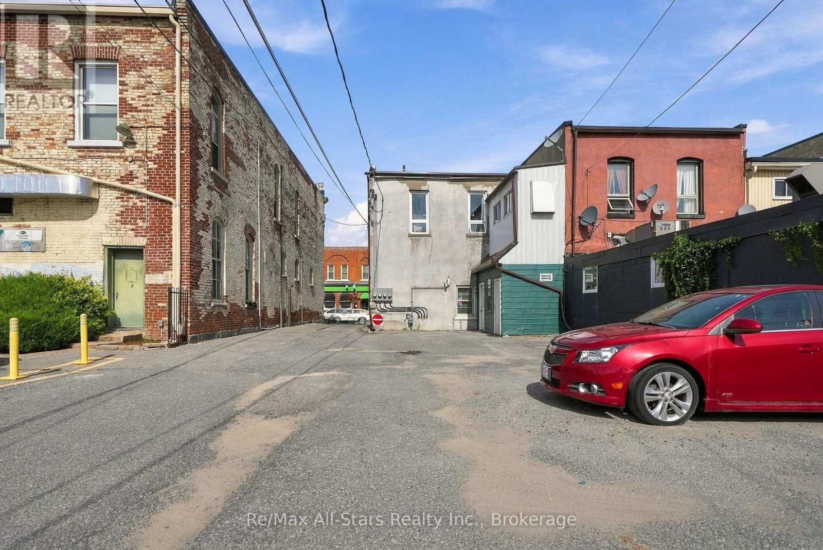 160 Queen Street Property Photo 23
