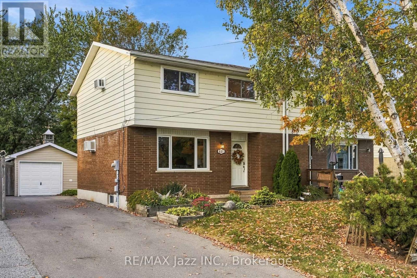 431 Bay Street Property Photo 1
