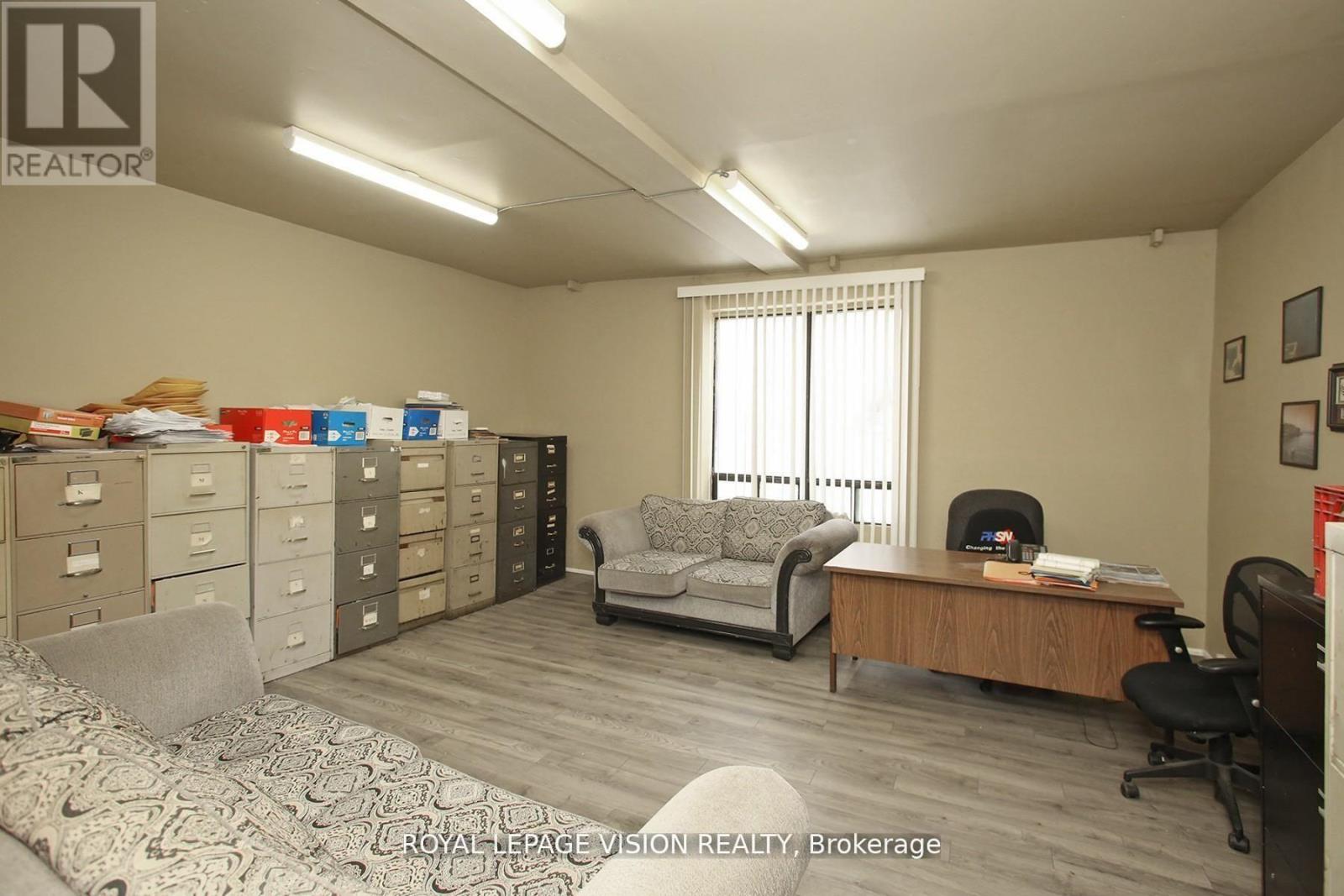 819 Pape Avenue Property Photo 10