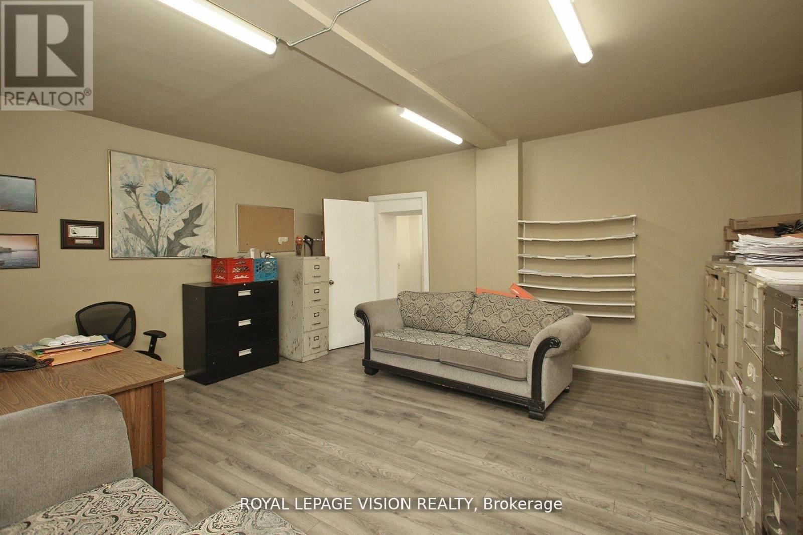 819 Pape Avenue Property Photo 15