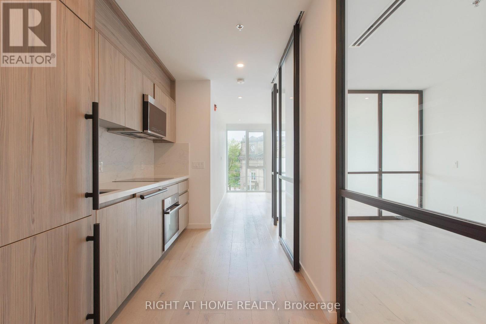 301 - 778 Queen Street E Property Photo 10