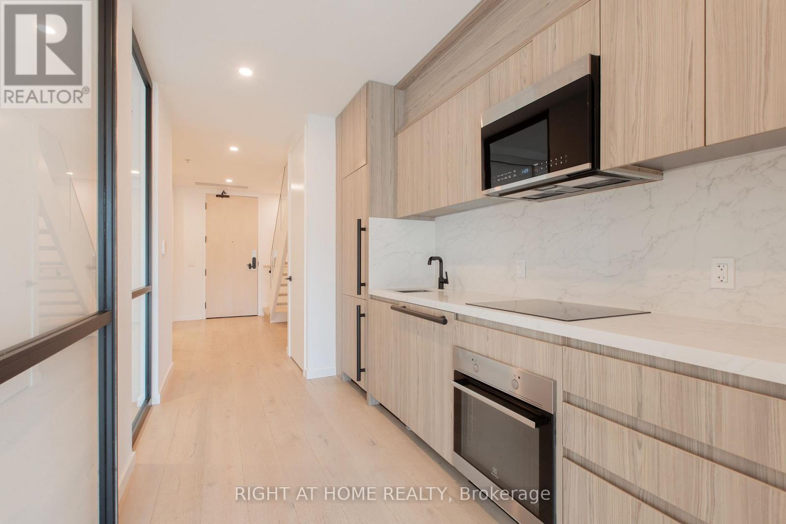 301 - 778 Queen Street E Property Photo 12