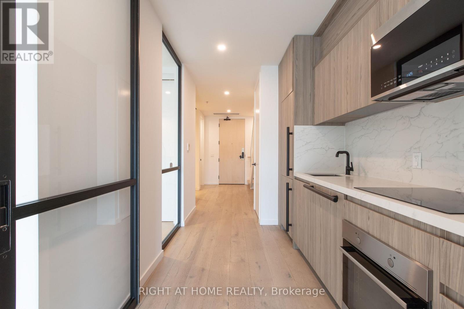 301 - 778 Queen Street E Property Photo 13