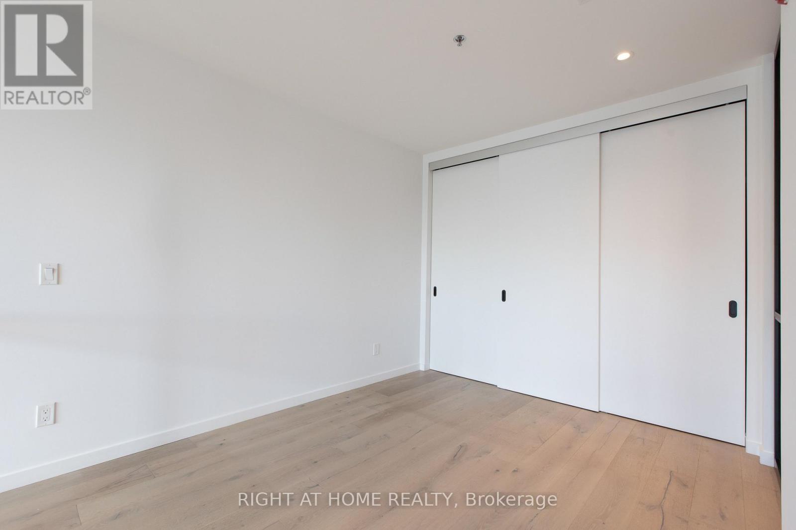 301 - 778 Queen Street E Property Photo 14
