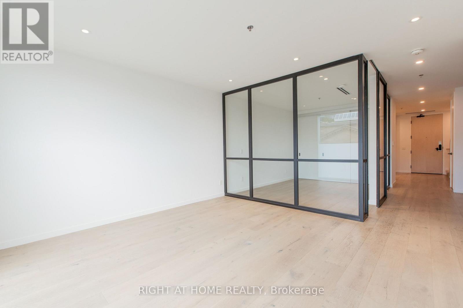 301 - 778 Queen Street E Property Photo 18