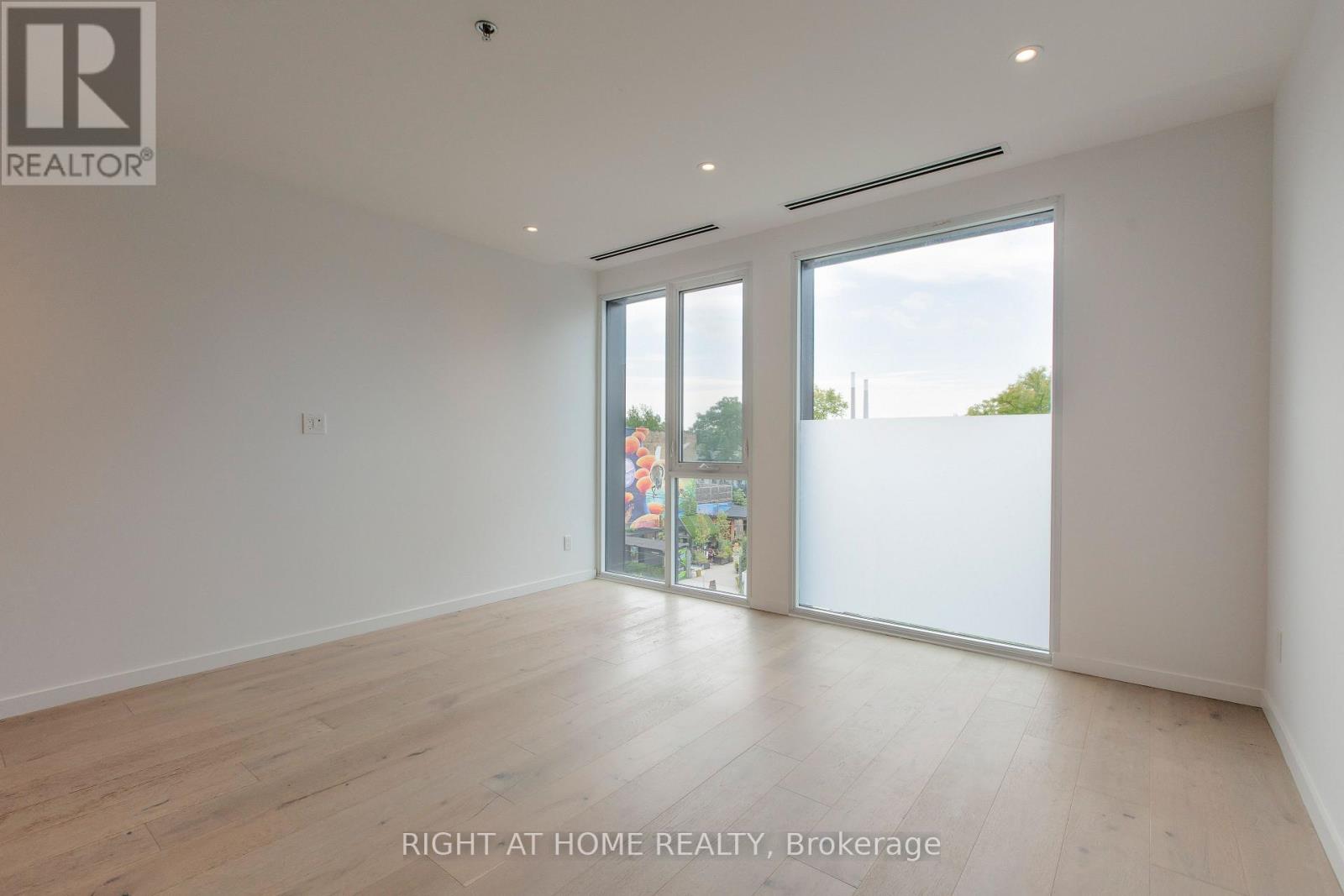 301 - 778 Queen Street E Property Photo 19