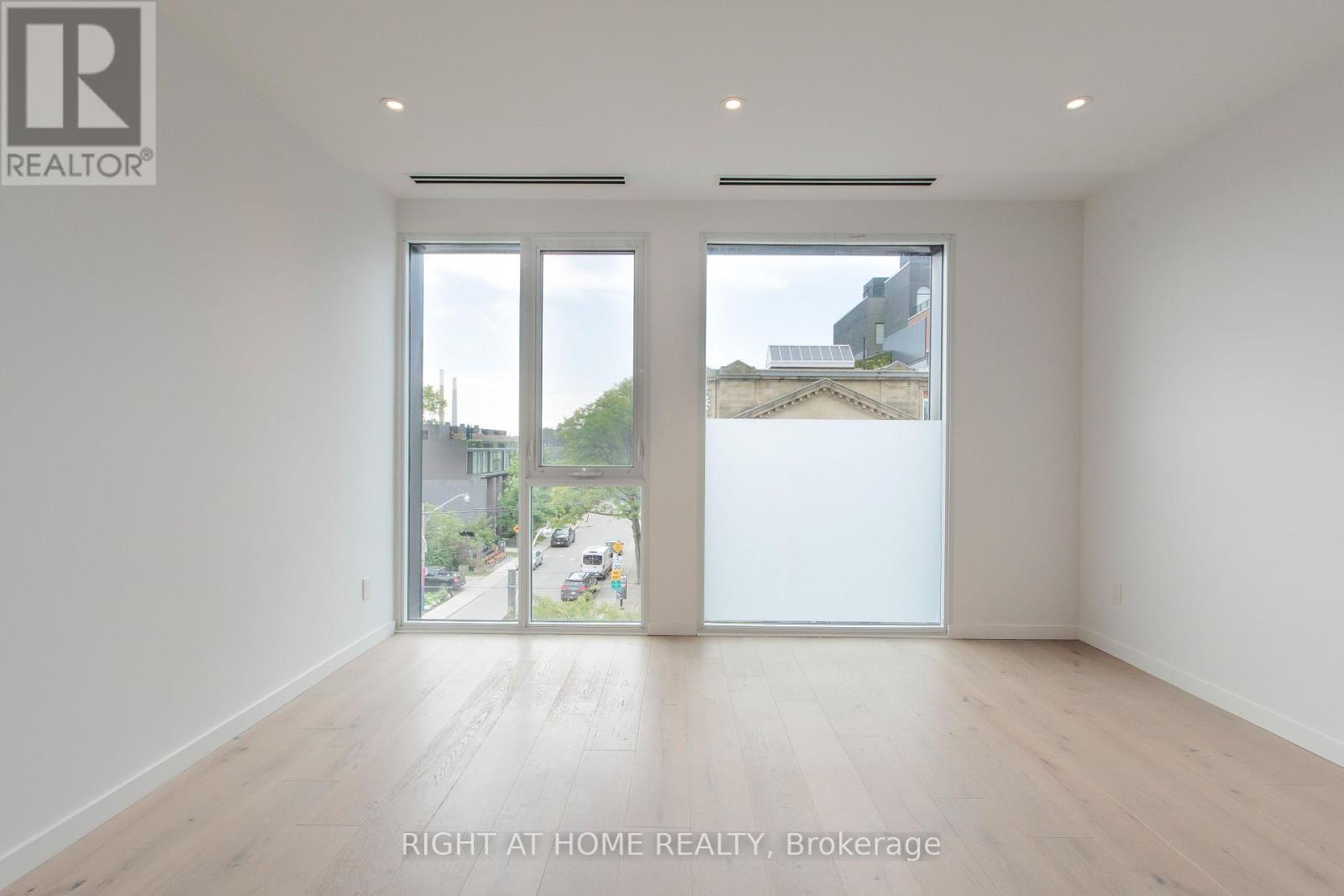 301 - 778 Queen Street E Property Photo 20