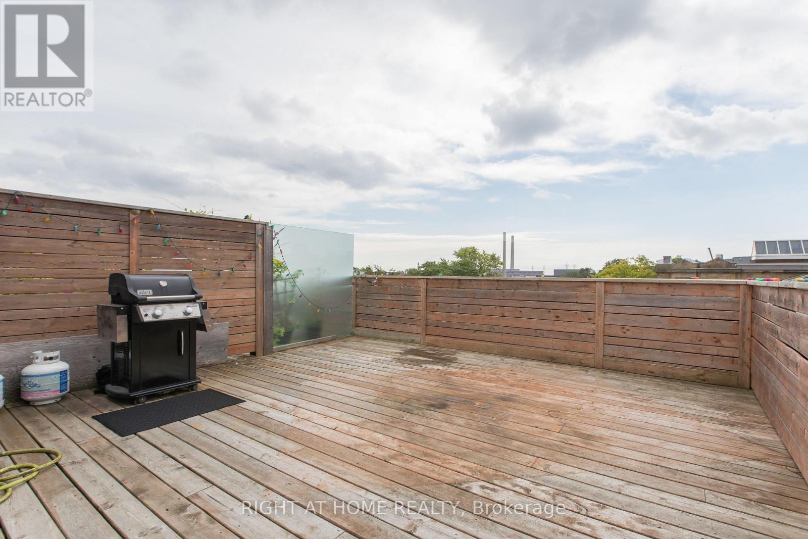 301 - 778 Queen Street E Property Photo 22