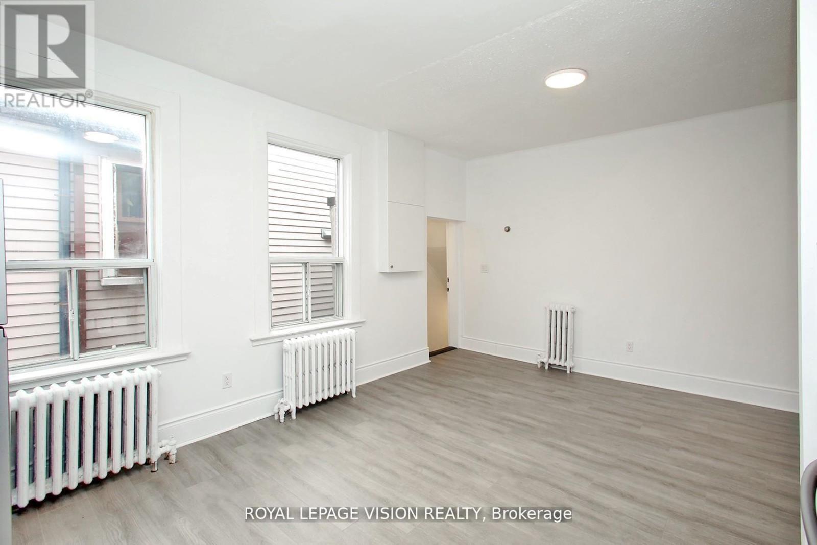 Upper - 819 Pape Avenue Property Photo 13