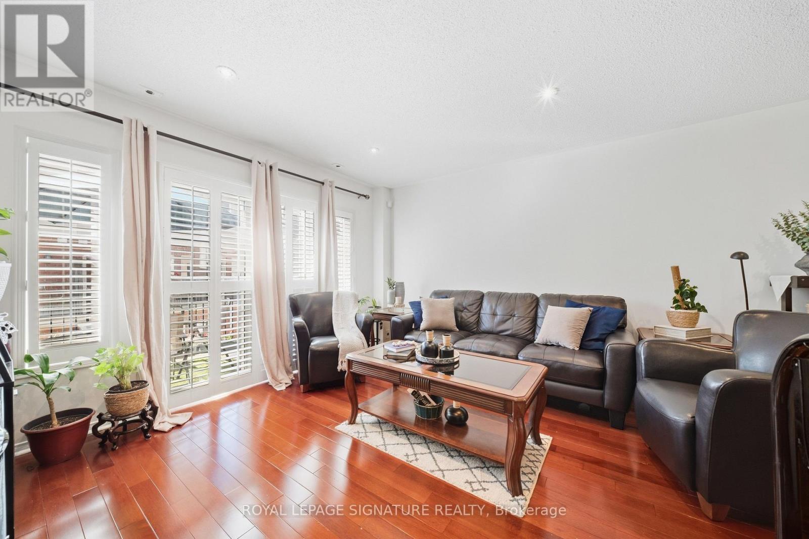 552 - 83 Mondeo Drive Property Photo 2