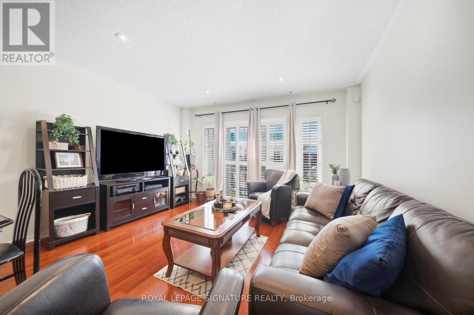 552 - 83 Mondeo Drive Property Photo 4