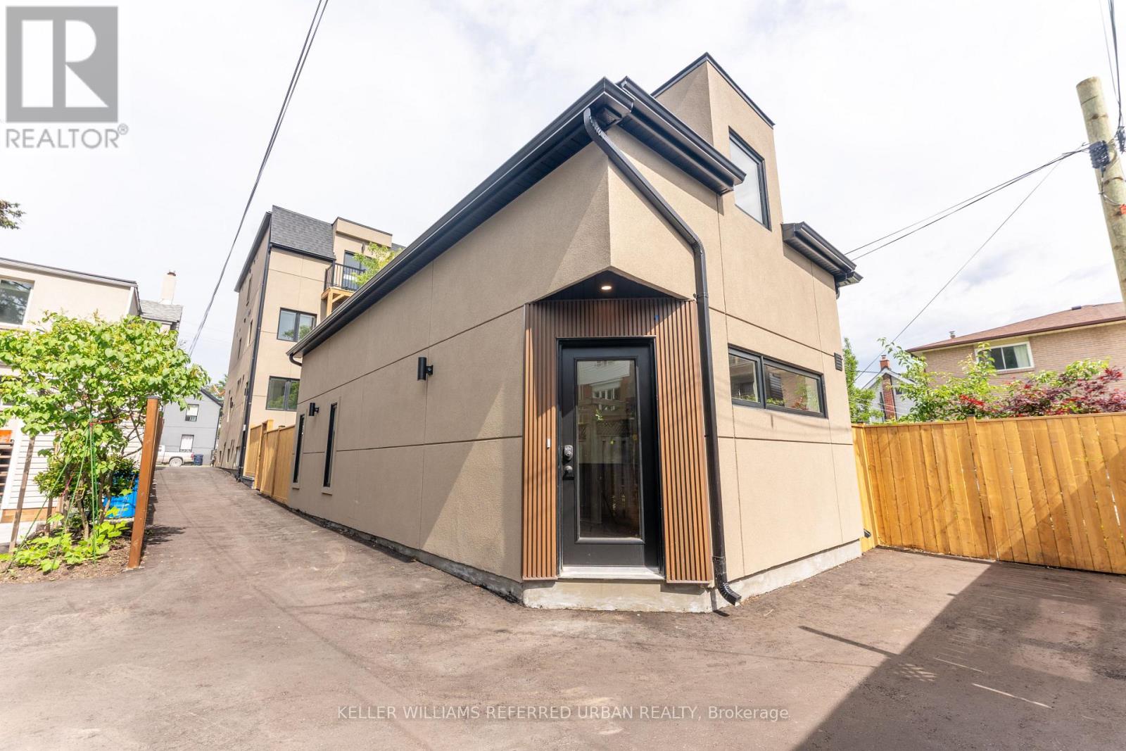 5 - 352 Jones Avenue Photo de la propriété 1