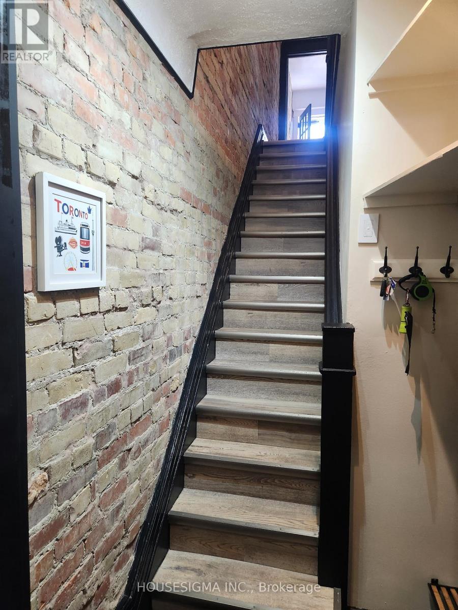 256 Woodbine Avenue Property Photo 4