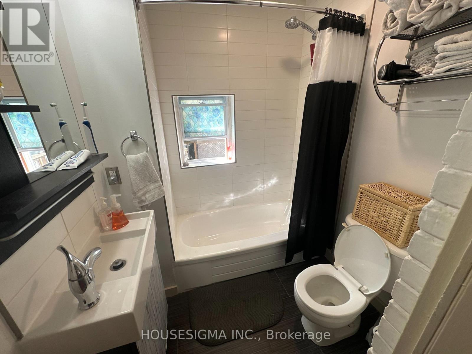 256 Woodbine Avenue Property Photo 38