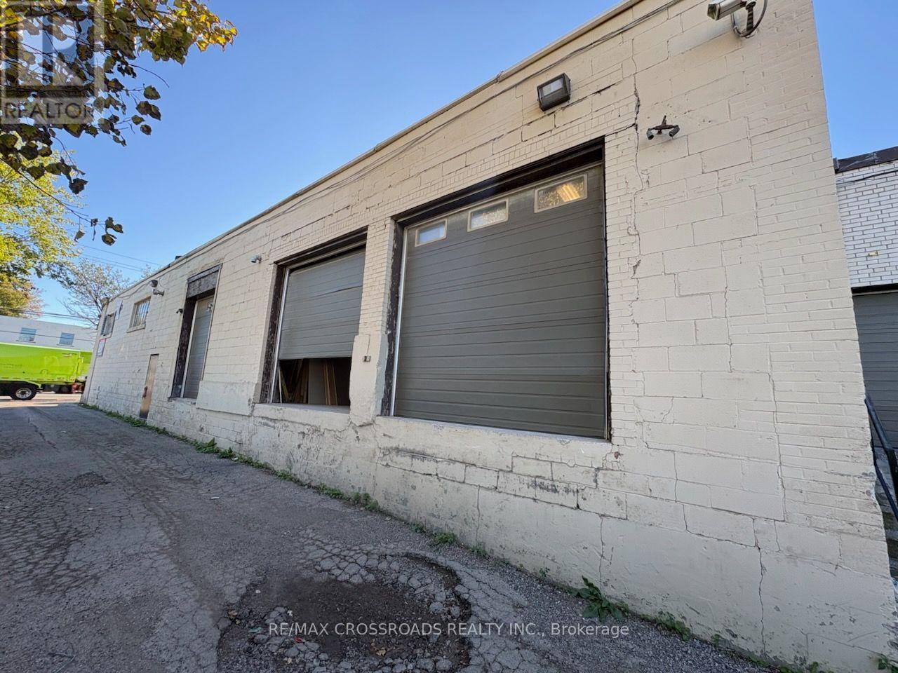 2-5 - 446 Birchmount Road Property Photo 8