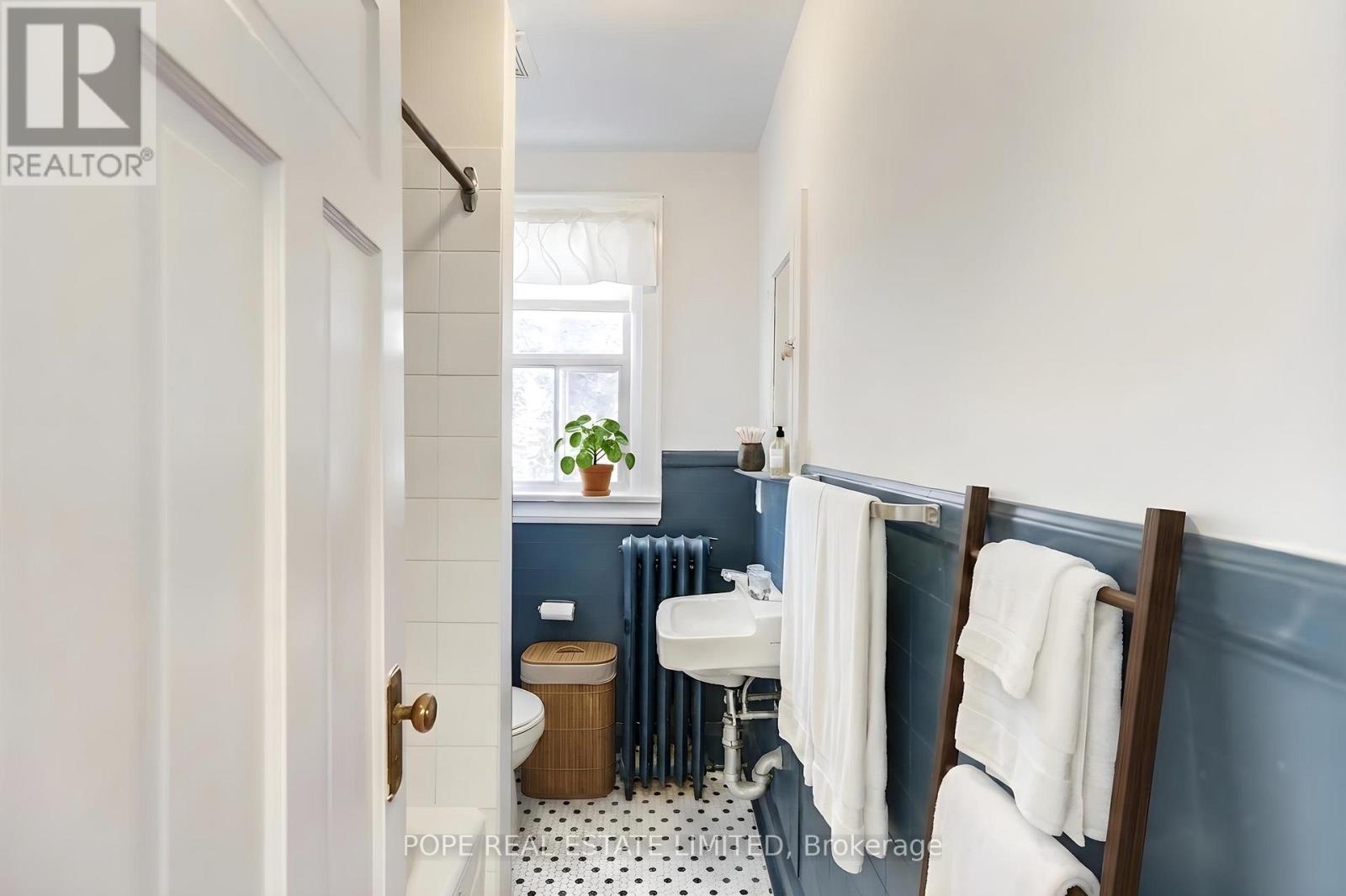 18 Edgewood Avenue Property Photo 17