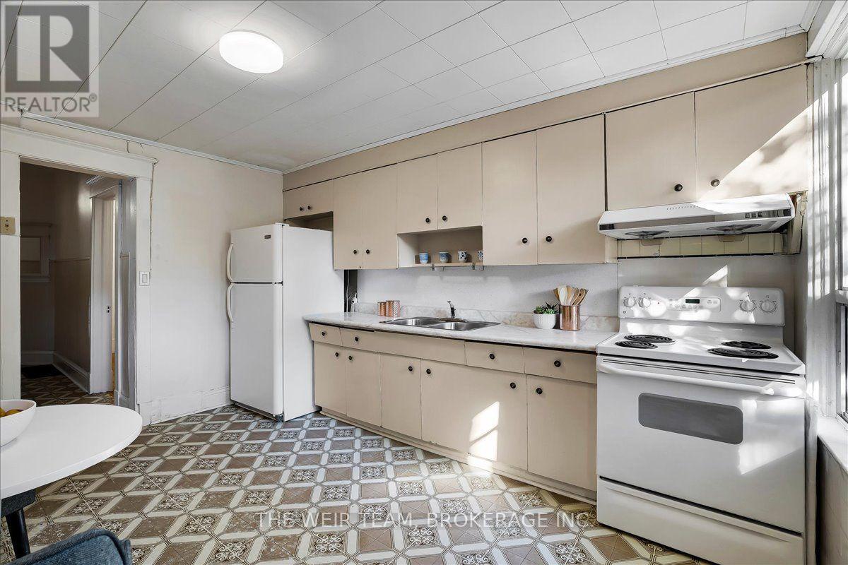 251 Ashdale Avenue Property Photo 10