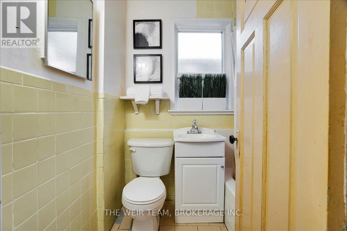 251 Ashdale Avenue Property Photo 15