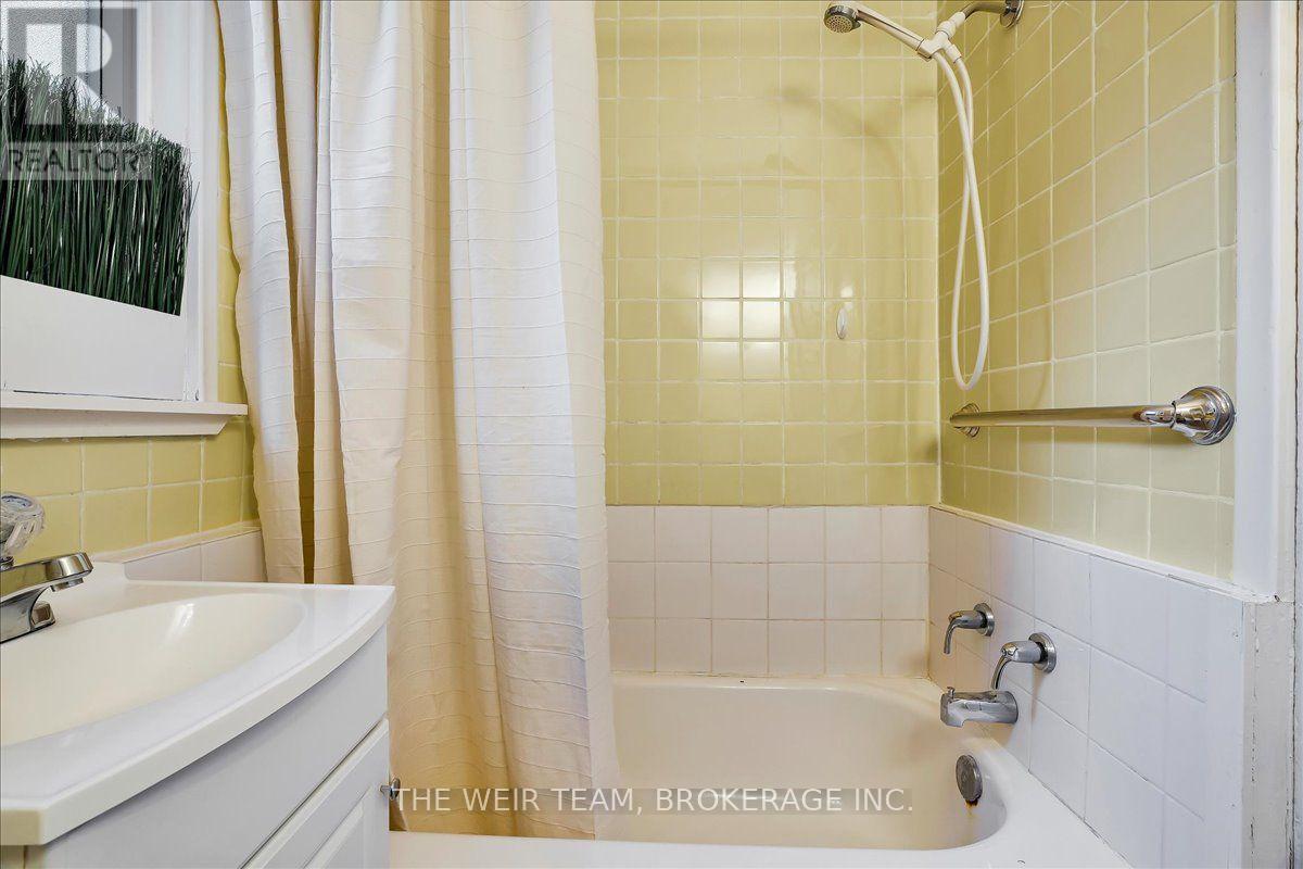 251 Ashdale Avenue Property Photo 16