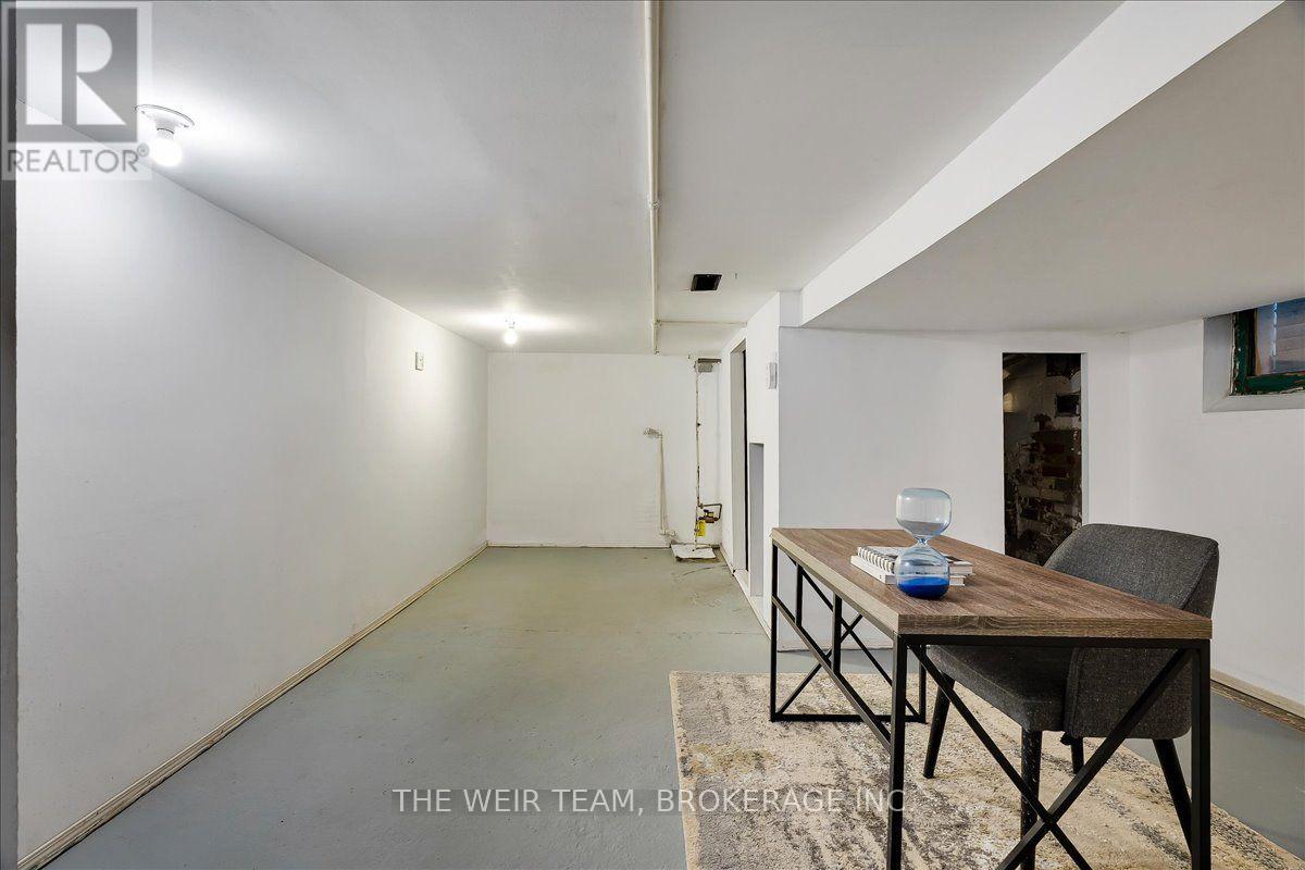 251 Ashdale Avenue Property Photo 18