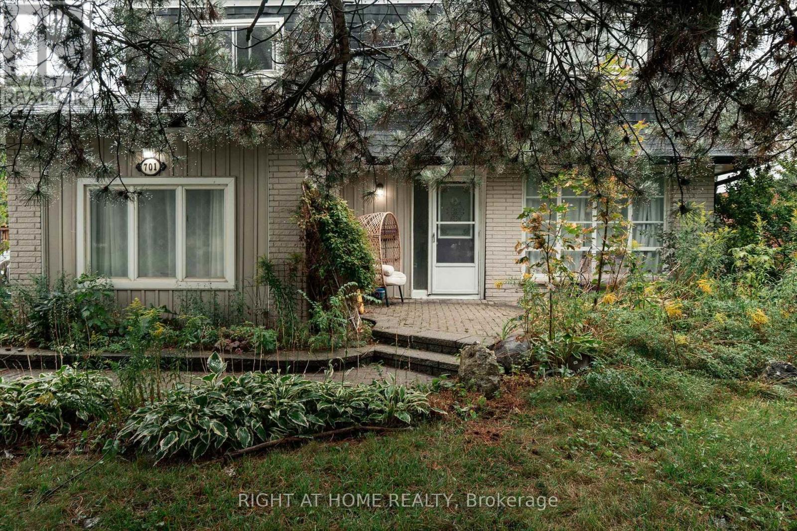 701 CENTRAL PARK BOULEVARD N Property Photo 1