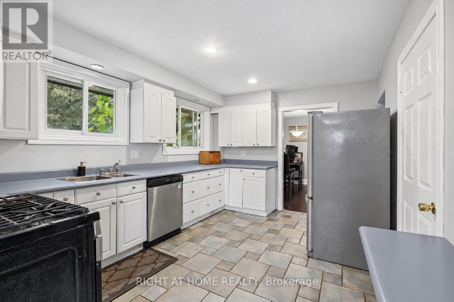 701 Central Park Boulevard N Property Photo 4