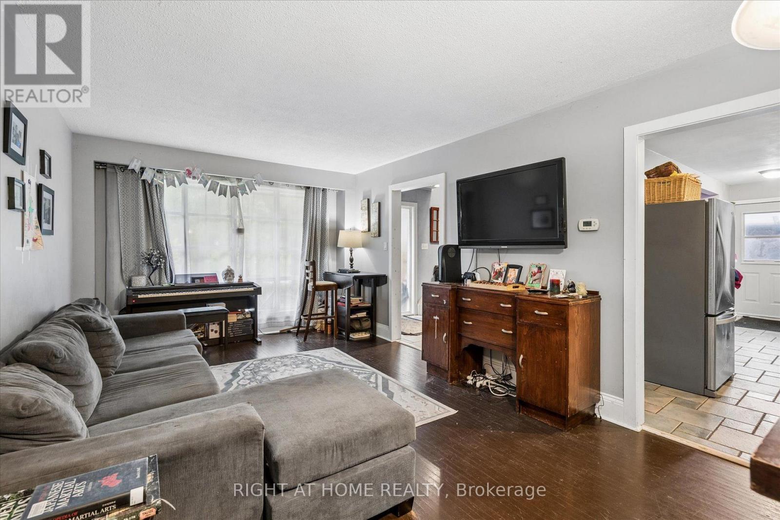 701 Central Park Boulevard N Property Photo 9