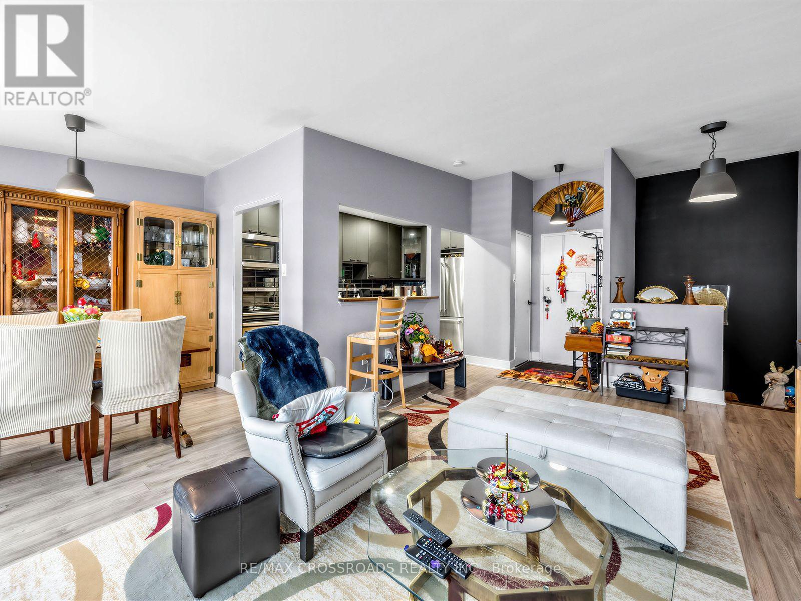 504 - 4060 Lawrence Avenue E Property Photo 13