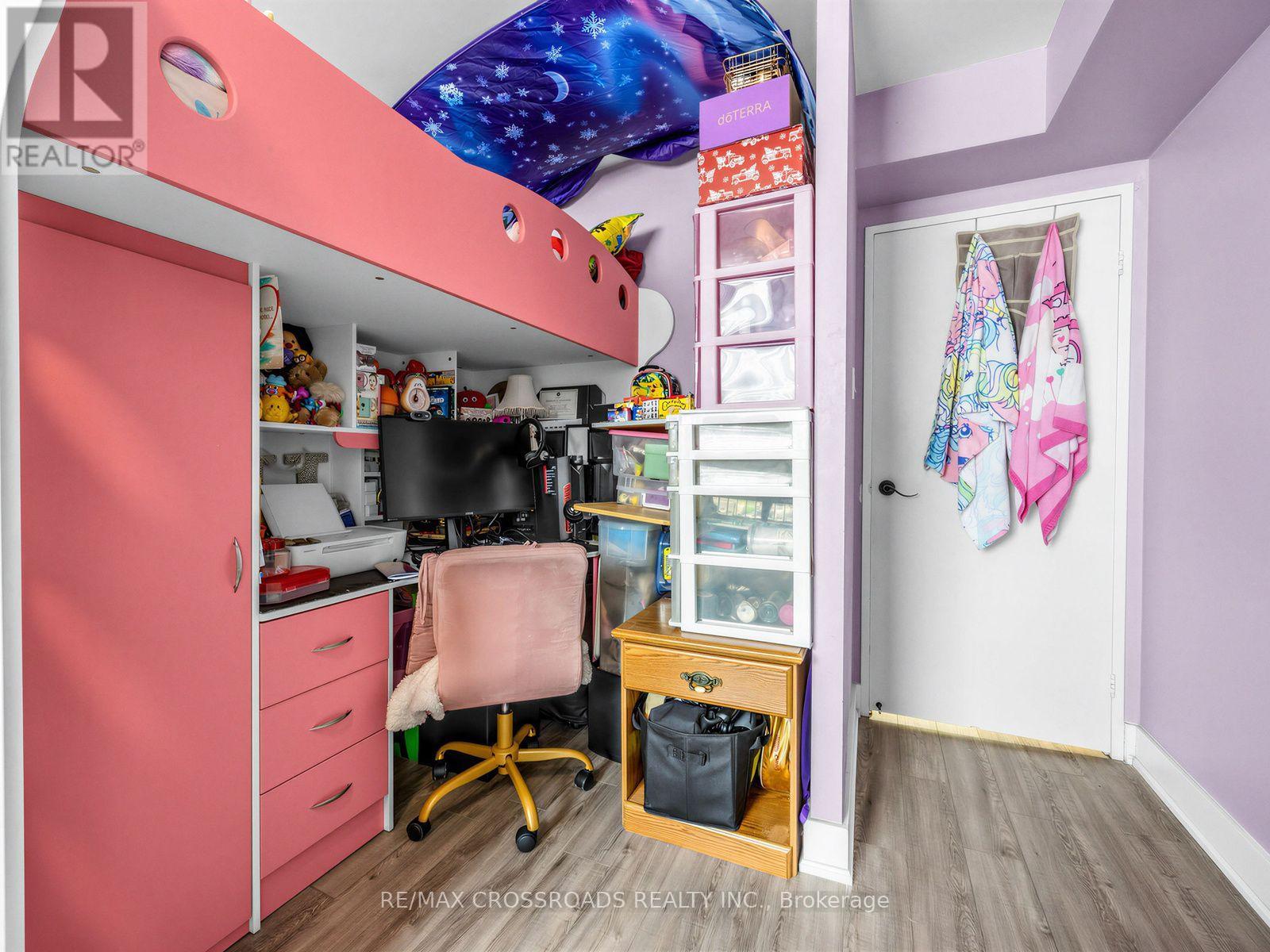 504 - 4060 Lawrence Avenue E Property Photo 17