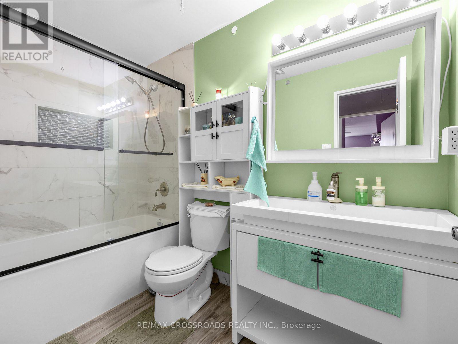 504 - 4060 Lawrence Avenue E Property Photo 19
