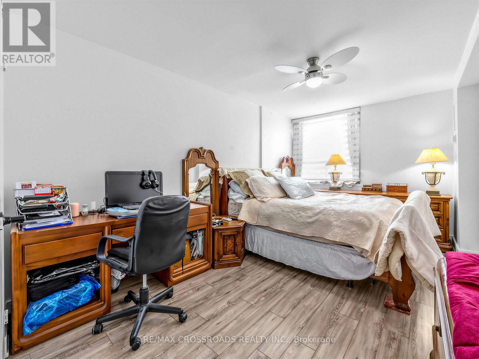 504 - 4060 Lawrence Avenue E Property Photo 20