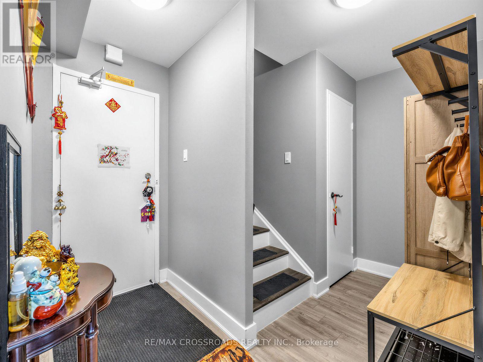 504 - 4060 Lawrence Avenue E Property Photo 24