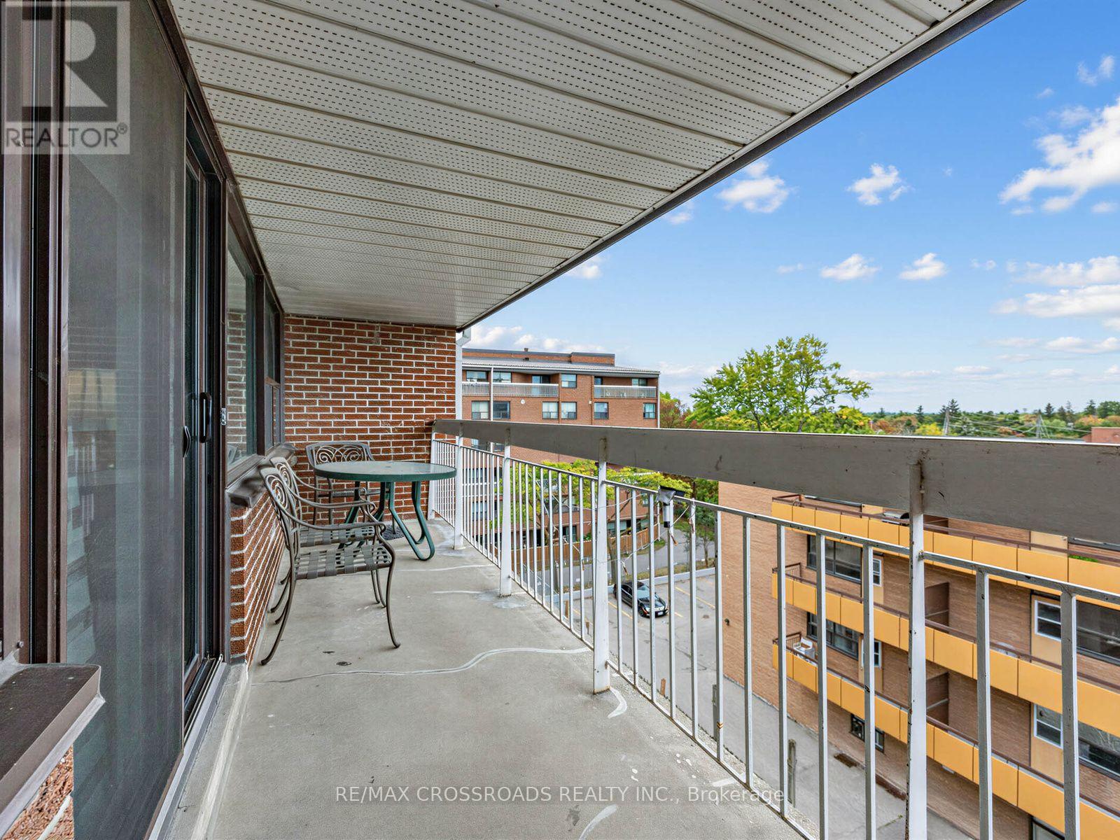504 - 4060 Lawrence Avenue E Property Photo 25