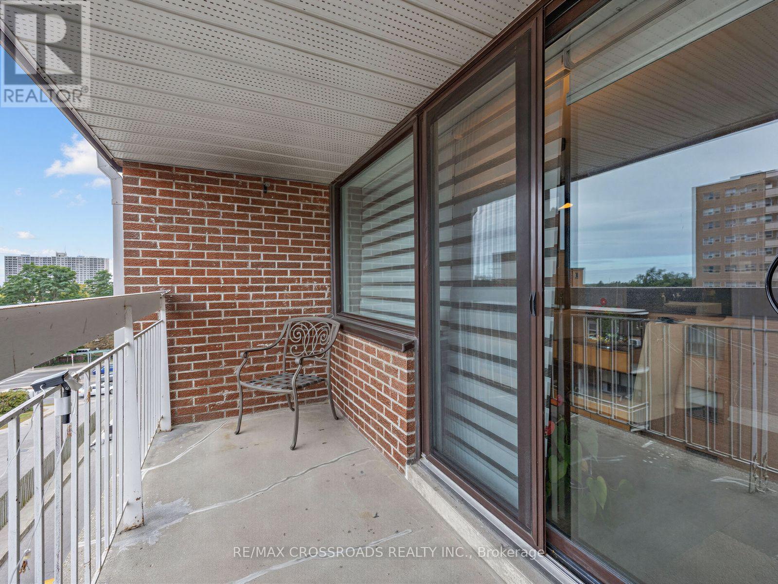 504 - 4060 Lawrence Avenue E Property Photo 26