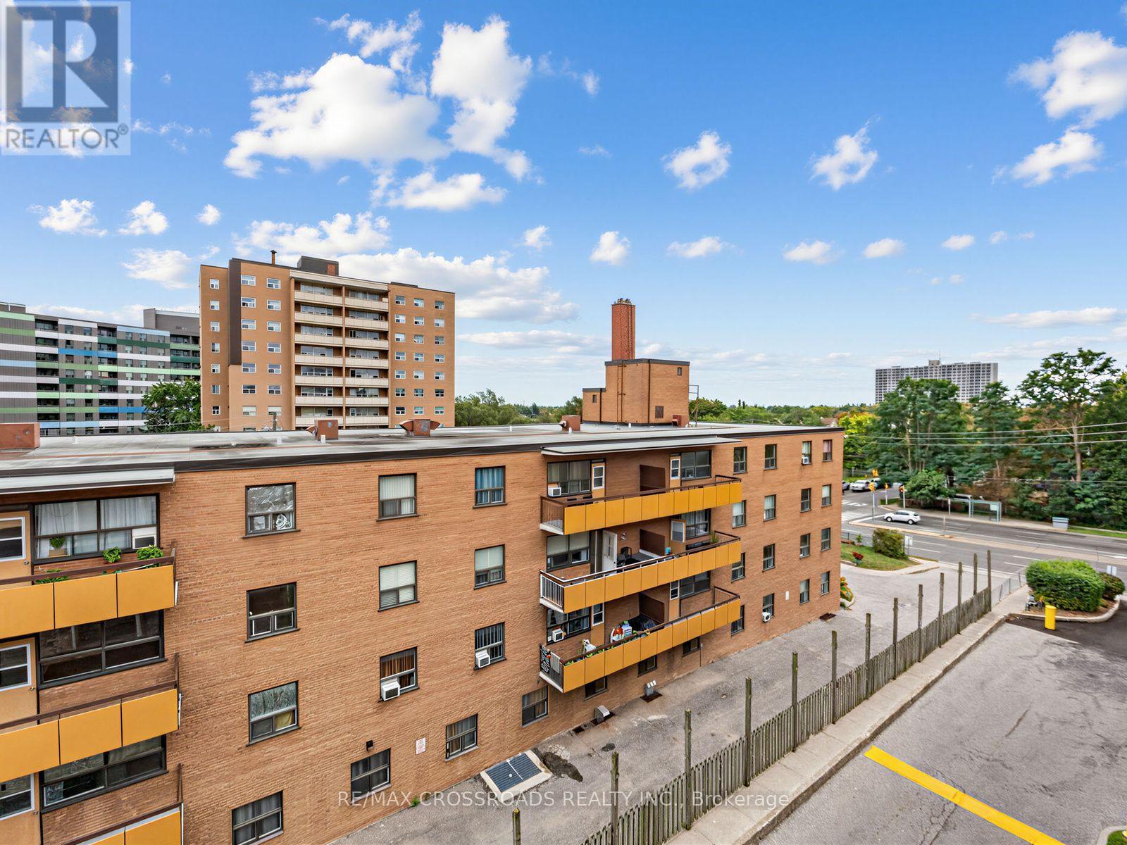 504 - 4060 Lawrence Avenue E Property Photo 27