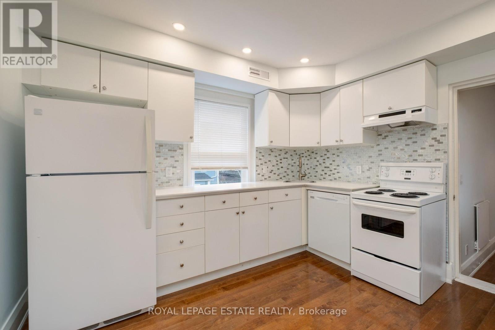 Upper - 322 Silver Birch Avenue Property Photo 8