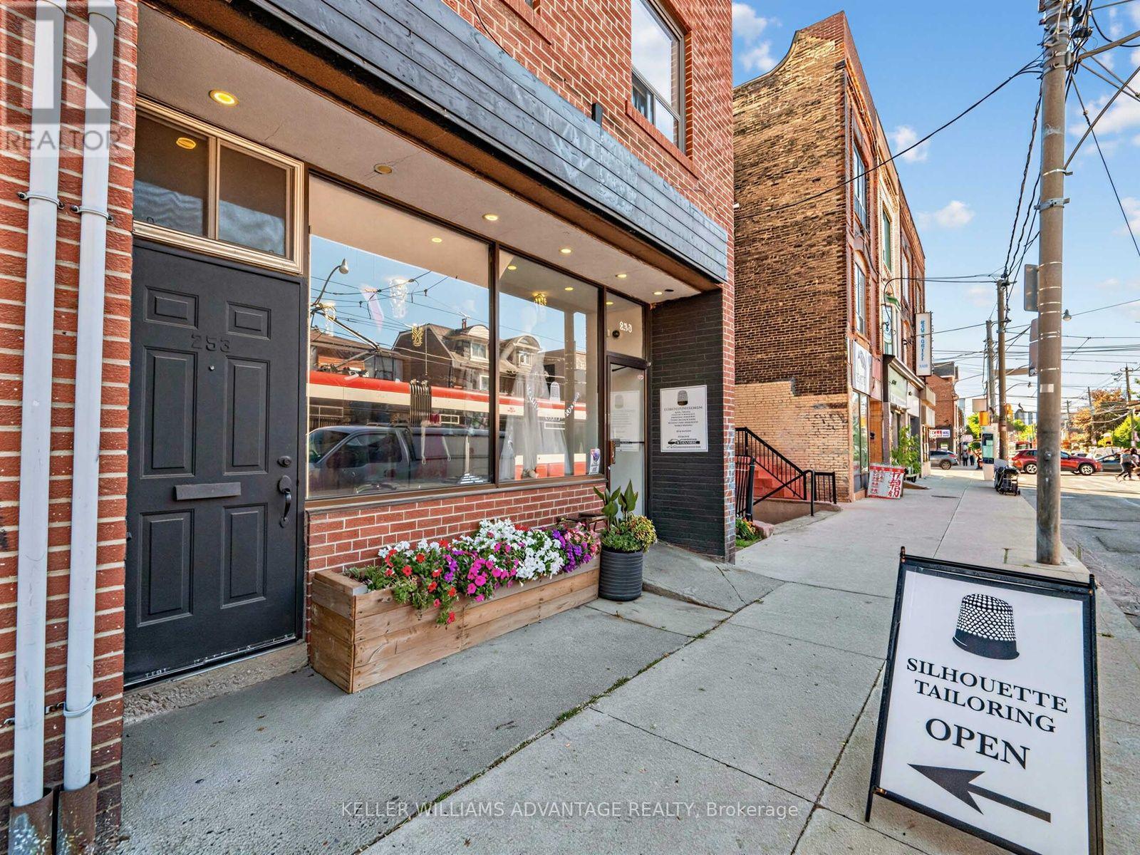 253 Broadview Avenue Property Photo 1