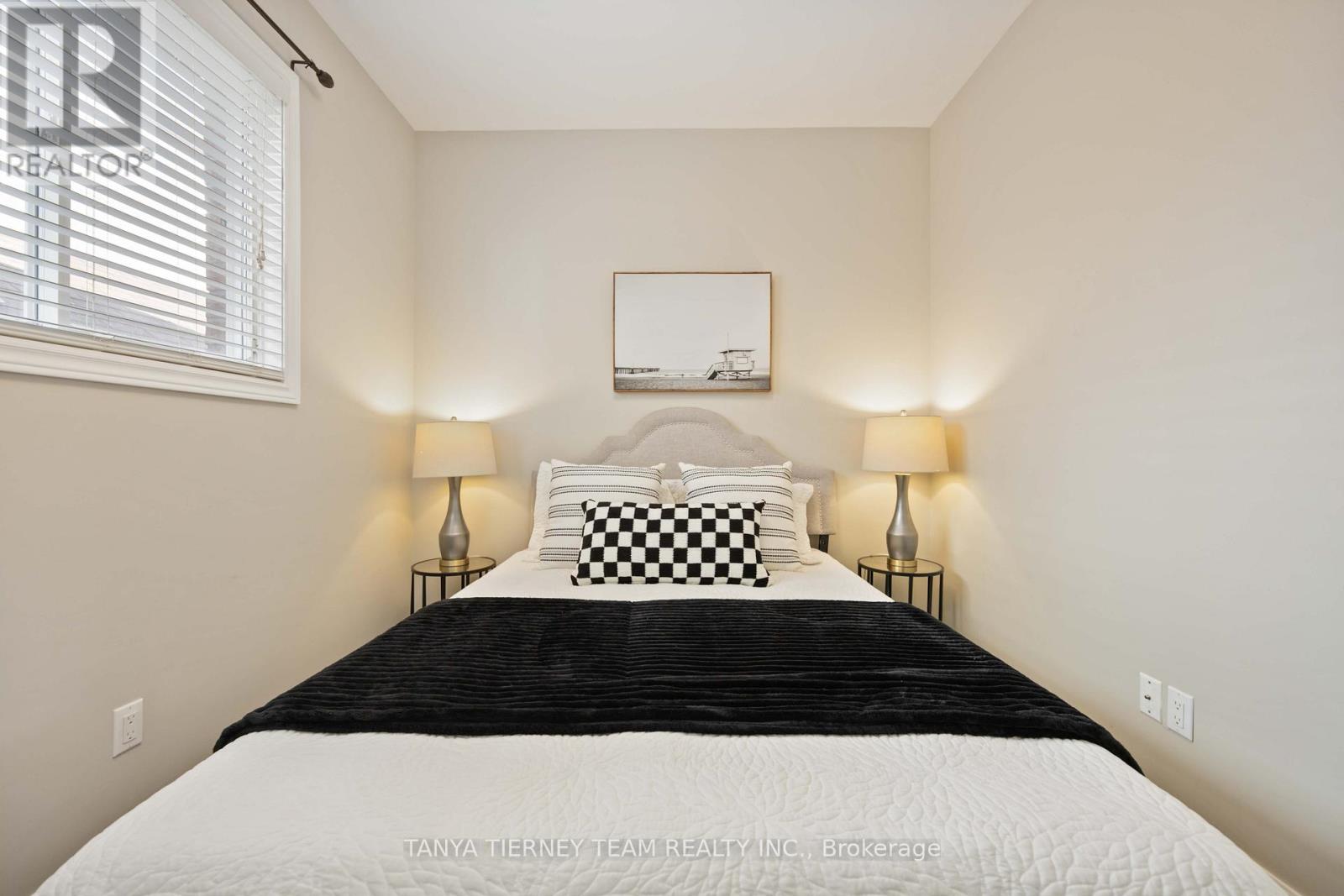 16 Cody Avenue Property Photo 32