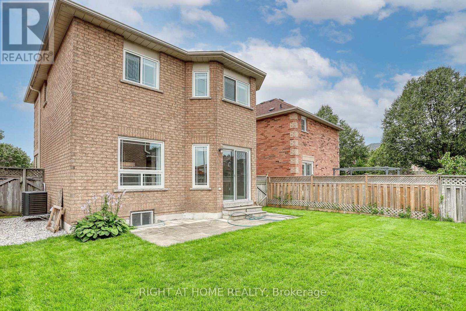 Upper - 37 Brockman Crescent Property Photo 27