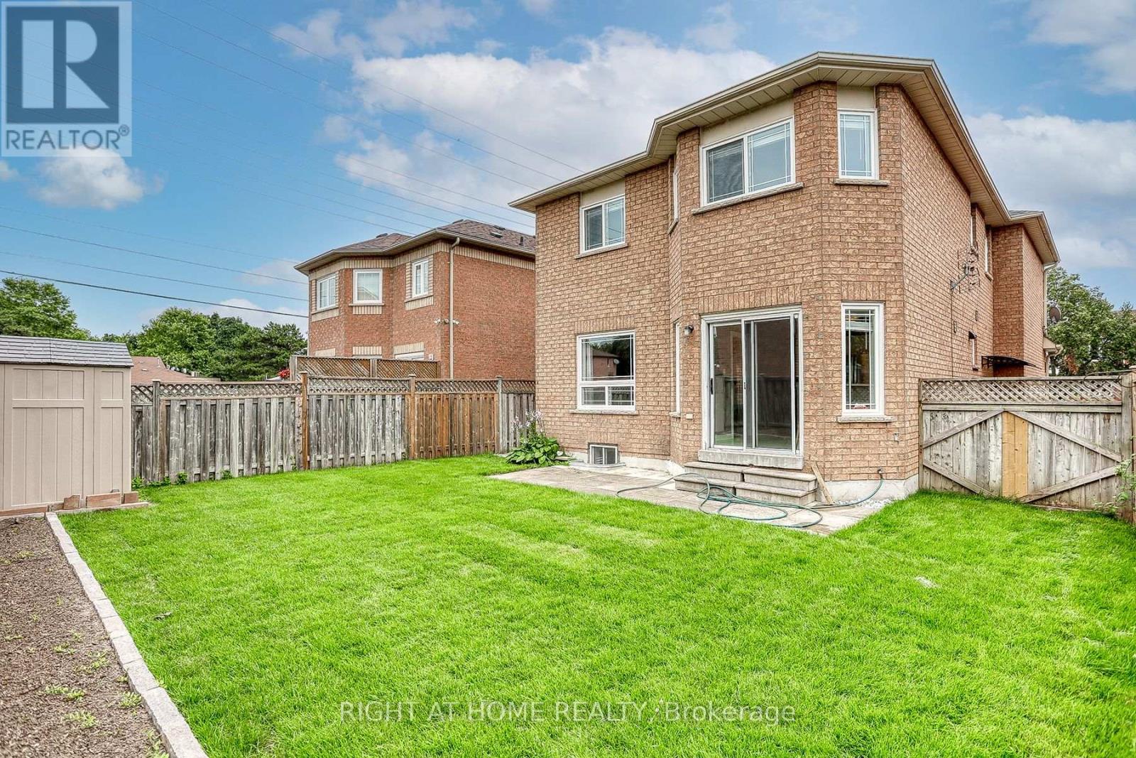 Upper - 37 Brockman Crescent Property Photo 28