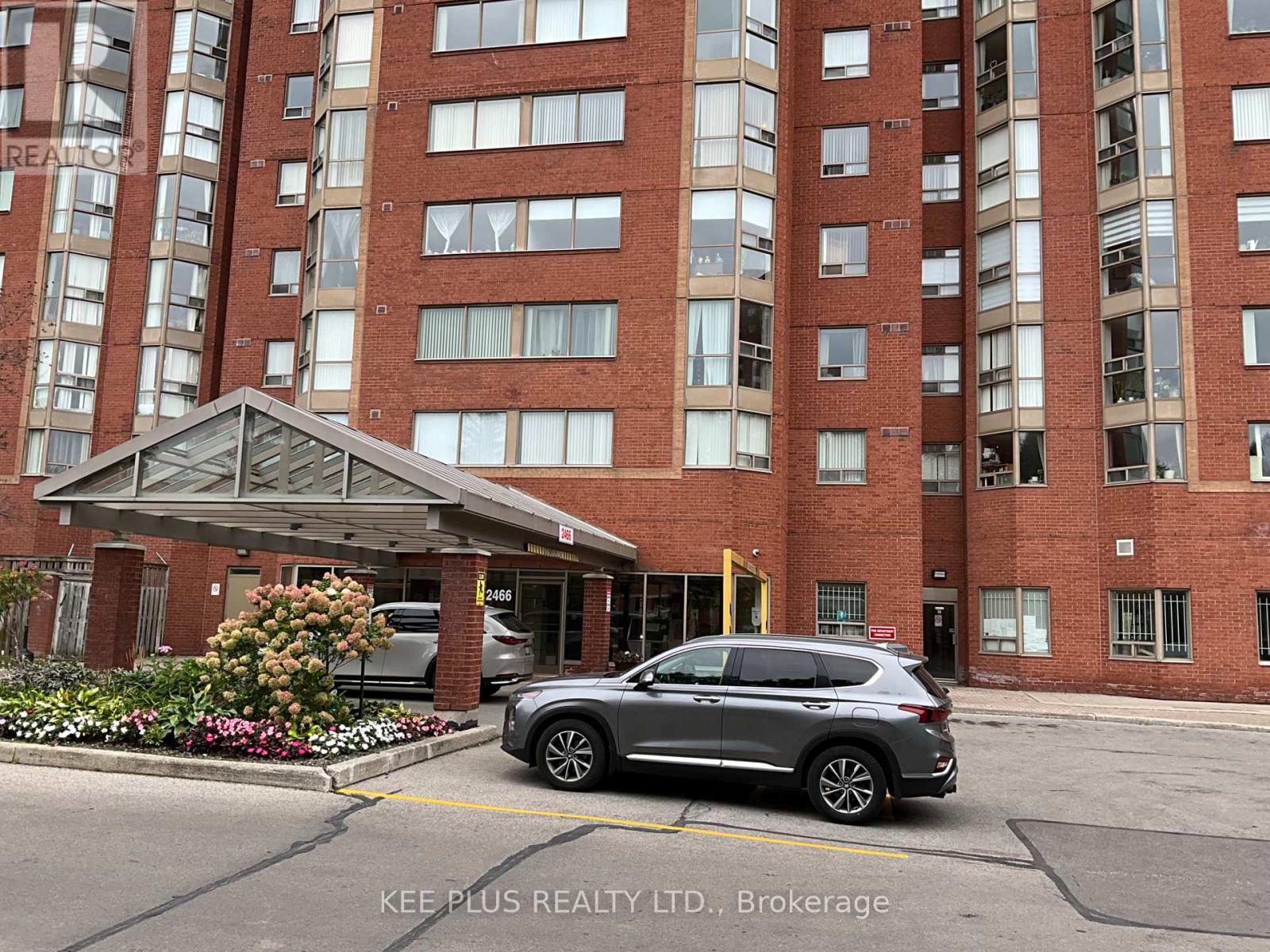 819 - 2466 Eglinton Avenue E Property Photo 1