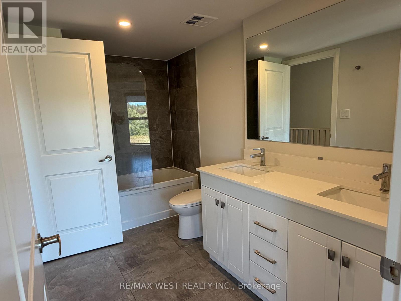 1706 Pleasure Valley Path Property Photo 9