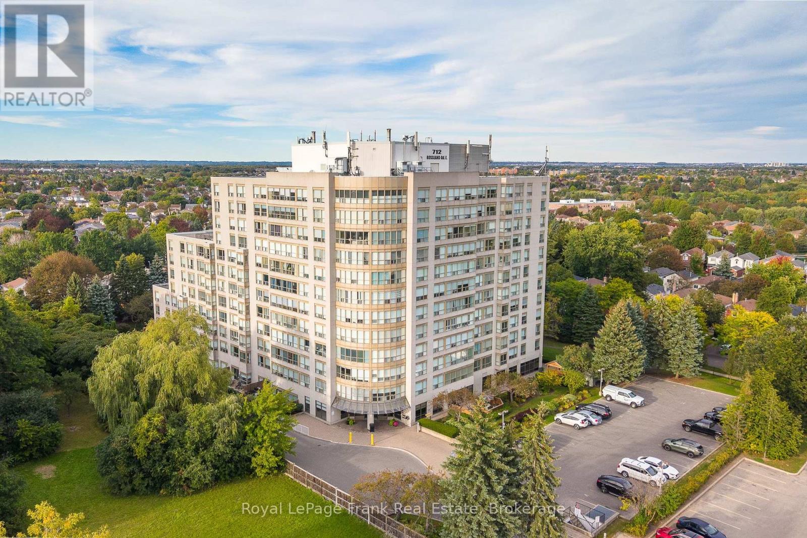 602 - 712 ROSSLAND ROAD E Property Photo 1