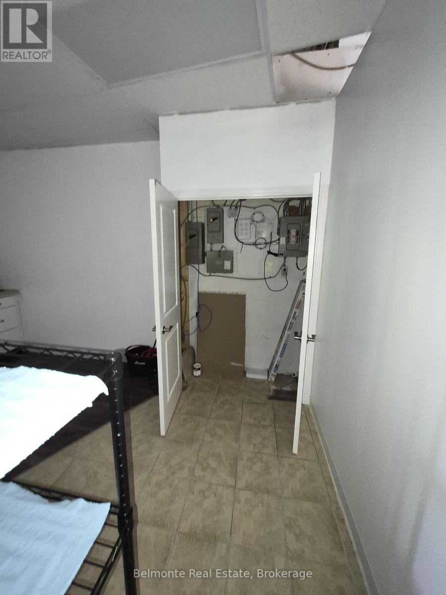 37 - 1621 Mcewen Drive Property Photo 8