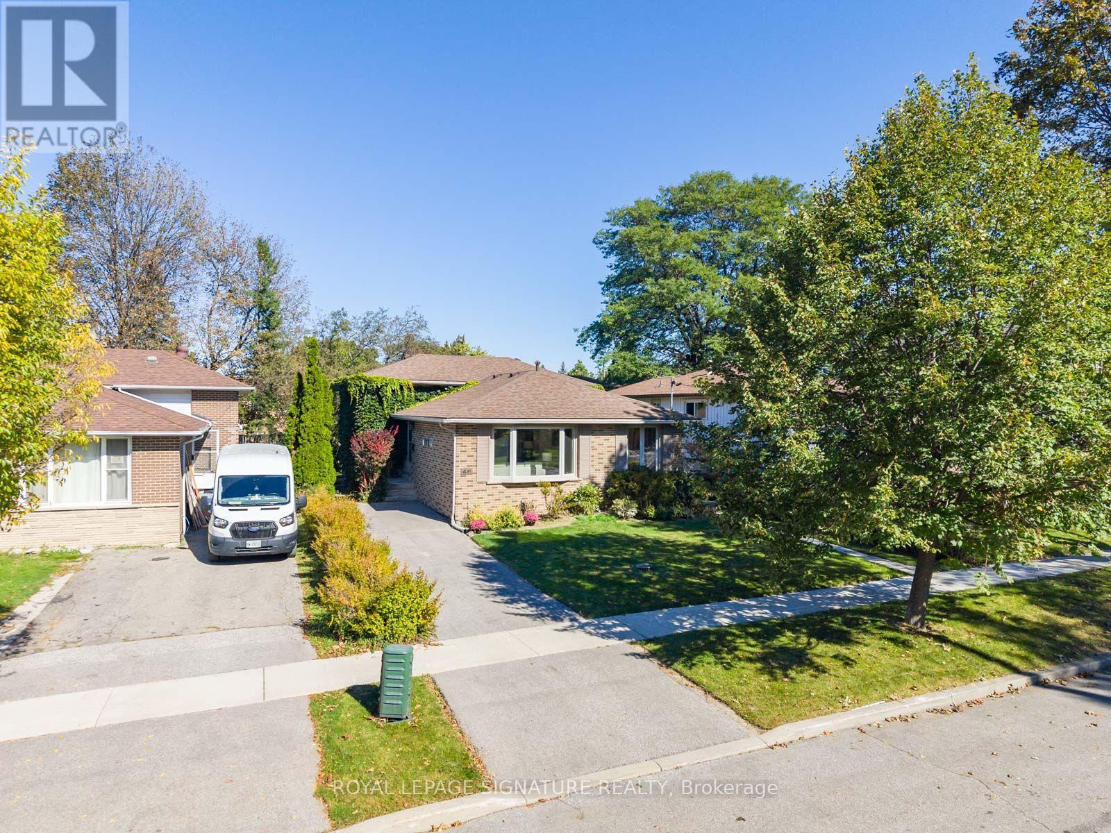 46 Manorglen Crescent Photo de la propriété 1