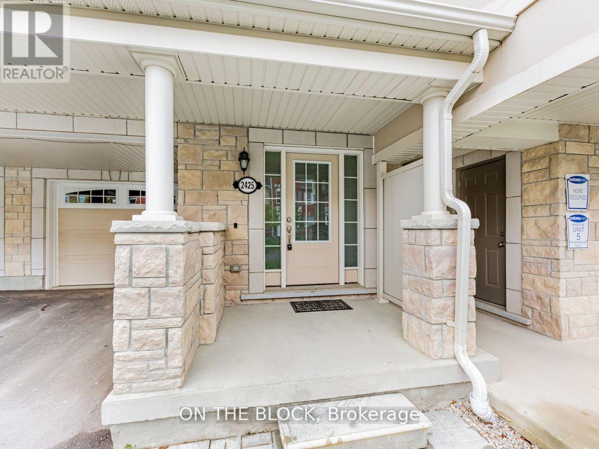 2425 Fall Harvest Crescent Property Photo 3