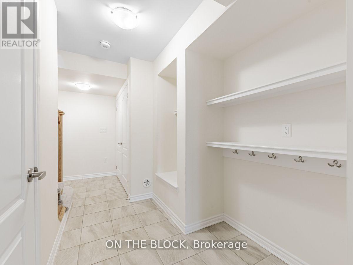 2425 Fall Harvest Crescent Property Photo 7