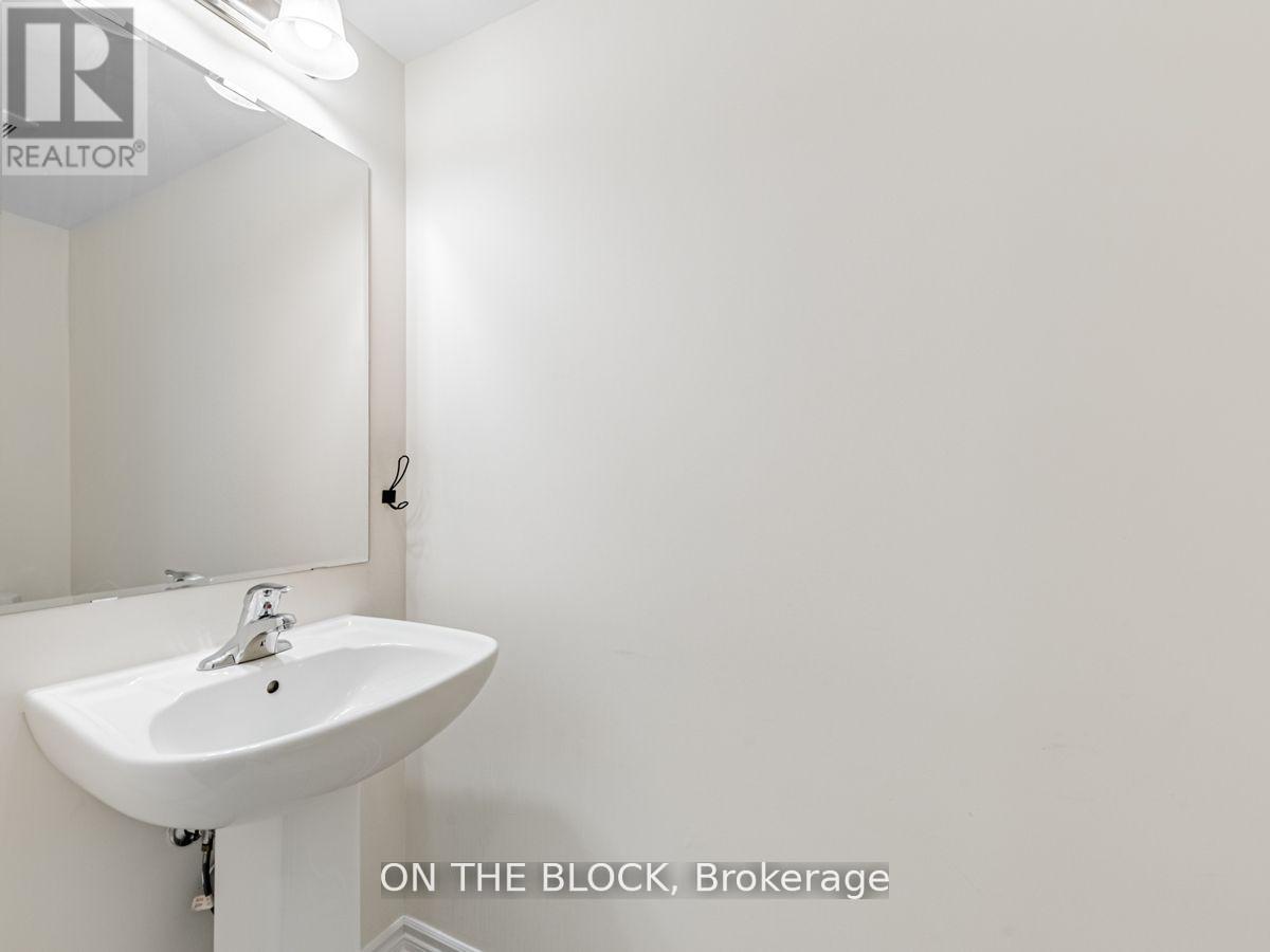 2425 Fall Harvest Crescent Property Photo 19